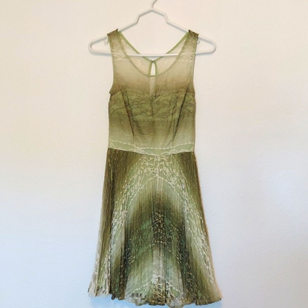 Green Sleeveless Lace Betsey Johnson Dress Size Small